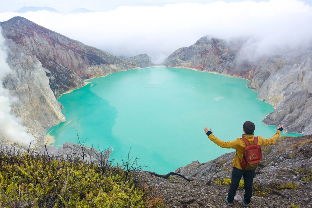 Qué ver en Indonesia: volcanes, cascadas y experiencias imprescindibles
